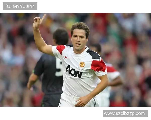 足球明星华丽礼服展示与时尚风采的精彩瞬间合集