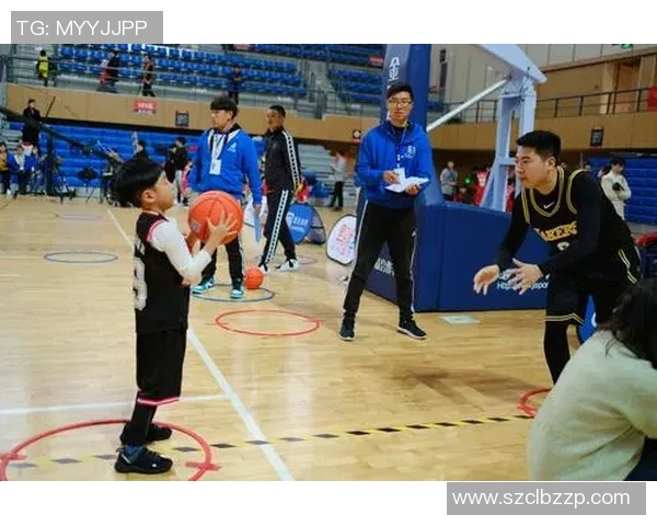篮球明星家庭日常趣味自拍视频分享温馨瞬间与亲子互动乐趣满满